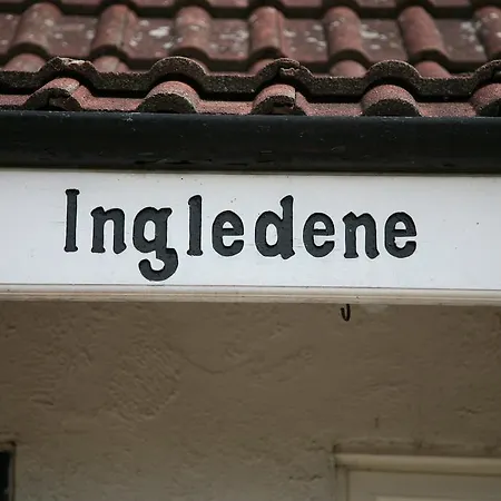 בית הארחה Ingledene Only